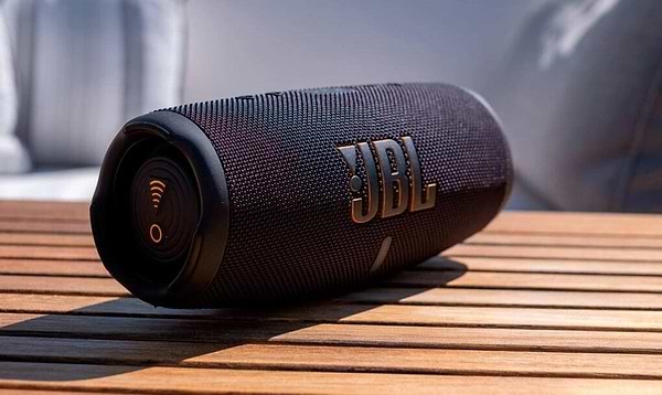 Фото - Портативная акустика JBL Charge 5 Wi-Fi Black (JBLCHARGE5WIFIBLK)