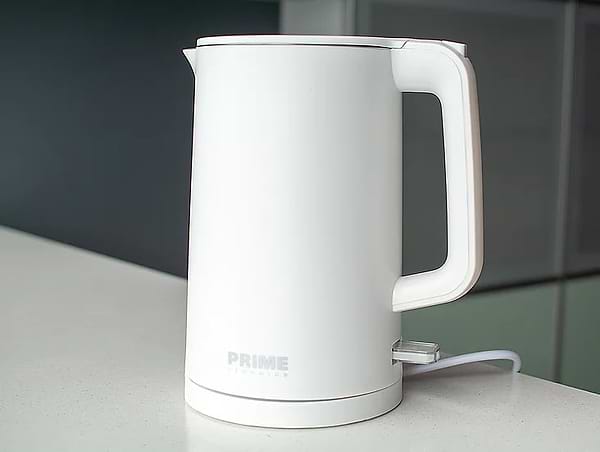Фото - Электрический чайник Prime Technics PKP 1765 W