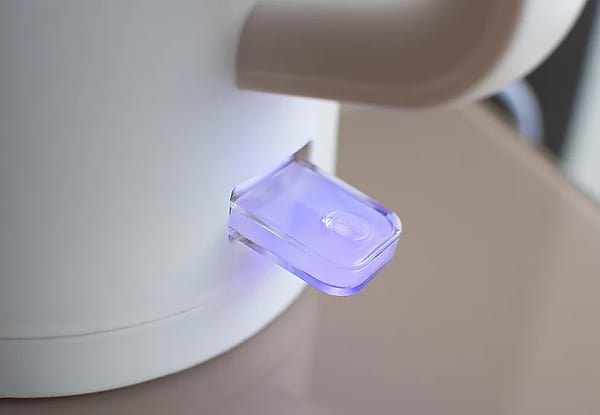 Фото - Электрический чайник Prime Technics PKP 1765 W