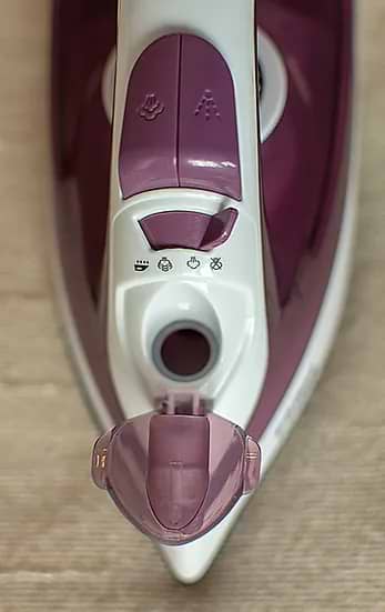 Фото - Утюг Prime Technics PTI 1600 V