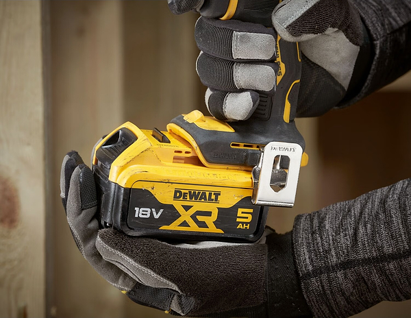 Фото - Дриль-шуруповерт DeWALT DCD799NT