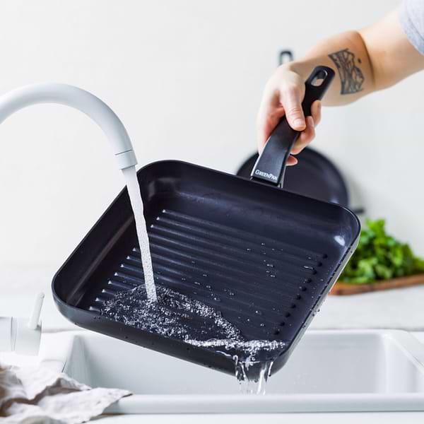 Фото - Сковорода гриль GreenPan Essence Magneto 28 см (CC006338-001)