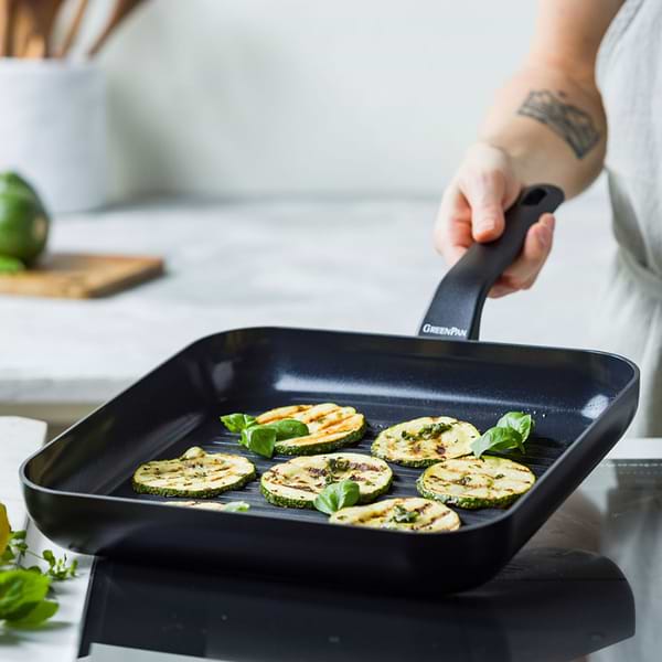 Фото - Сковорода гриль GreenPan Essence Magneto 28 см (CC006338-001)