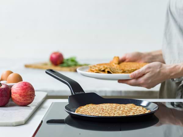 Фото - Сковорода для блинов GreenPan Essence Magneto 24 см (CC008126-001)