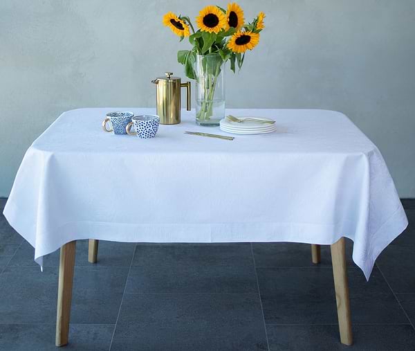 Фото - Скатертина прямокутна Едельвіка Соняхи біла 240х150 см (274-23/00)