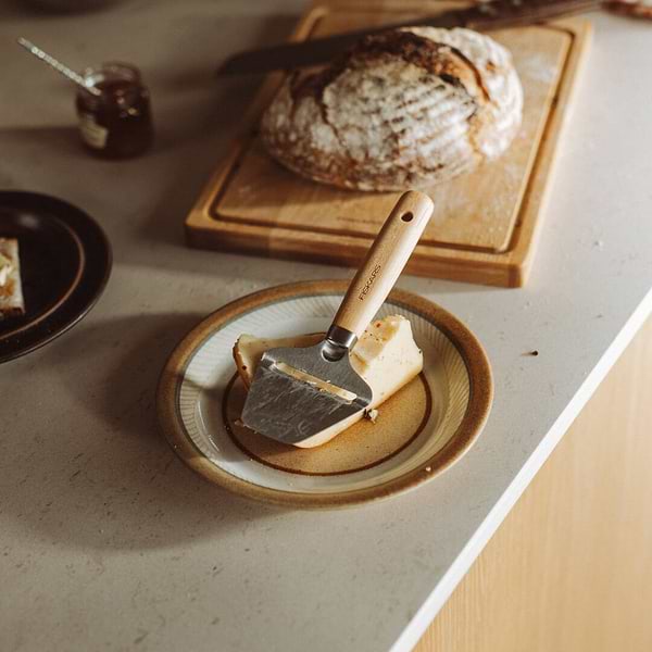 Фото - Нож для сыра Fiskars Folken (1075681)