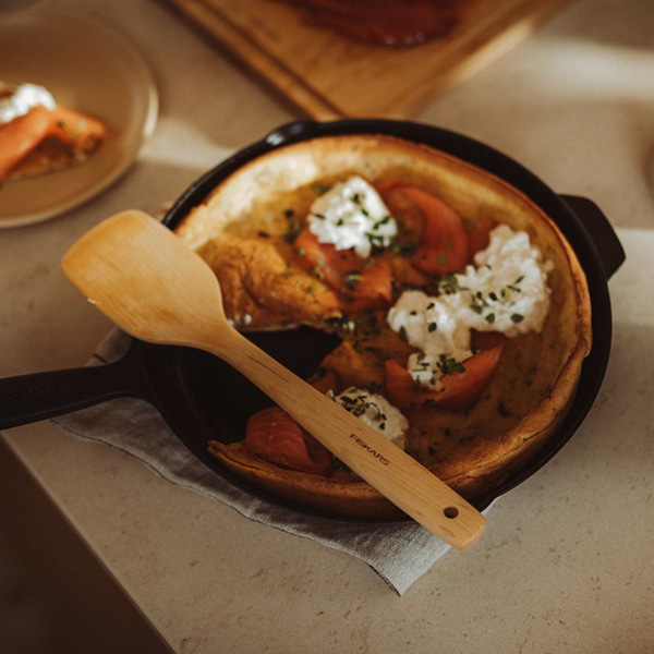 Фото - Сковорода універсальна Fiskars Folken 28 см (1075699)