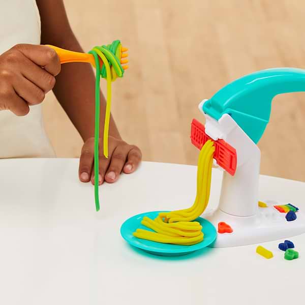 Фото - Наборы для лепки Hasbro Маленький кухонный набор F3465 PD LIL NOODLE PLAYSET (F3159_F3465)