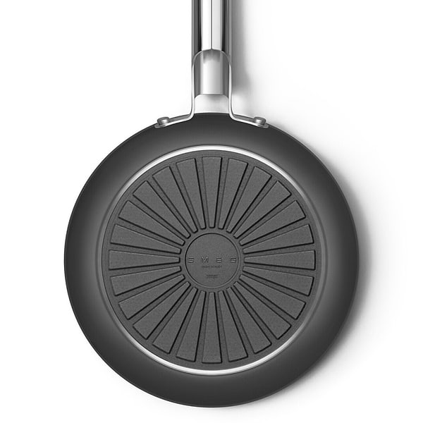 Фото - Сковорода універсальна Smeg 20 см (FPF2002BLM)