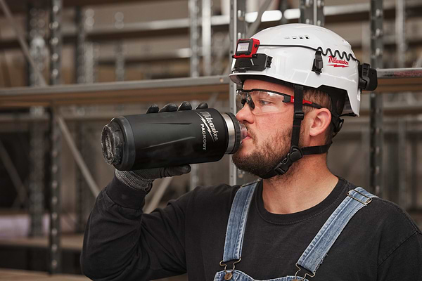 Фото - Термобутылка Milwaukee PACKOUT 1065 мл Black (4932493468)