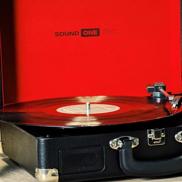 Фото - Виниловый проигрыватель Sound One Pop Black