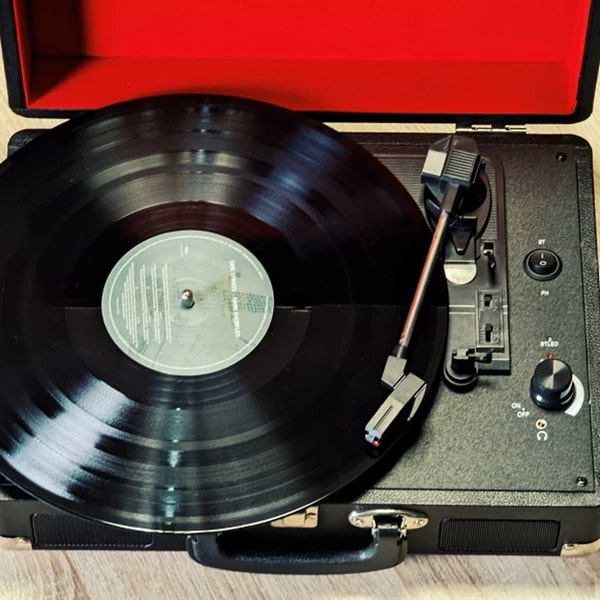 Фото - Виниловый проигрыватель Sound One Pop Black