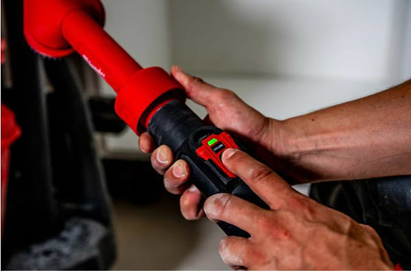 Фото - Пылесос моющий с контейнером Milwaukee M18 F2VC23LG2-0 (4933500140)