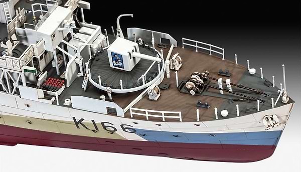 Фото - Набір для моделювання техніки Revell Корвет класу Флауер HMCS Snowberry (RVL-05132)