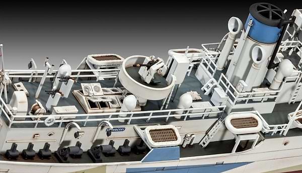 Фото - Набір для моделювання техніки Revell Корвет класу Флауер HMCS Snowberry (RVL-05132)