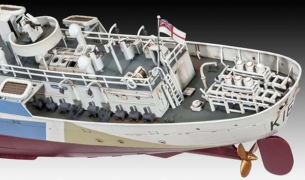 Фото - Набір для моделювання техніки Revell Корвет класу Флауер HMCS Snowberry (RVL-05132)