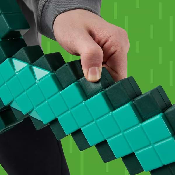 Фото - Бластер многозарядный Hasbro Nerf Minecraft Sword (G1437)