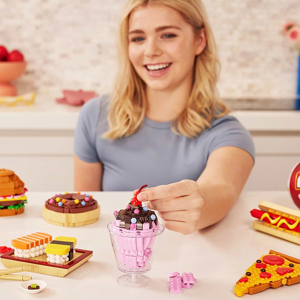 Фото - Пластиковый конструктор ZURU в капсуле MAX S1 – ВКУСНЯШКИ в ассортименте (83186GQ1)