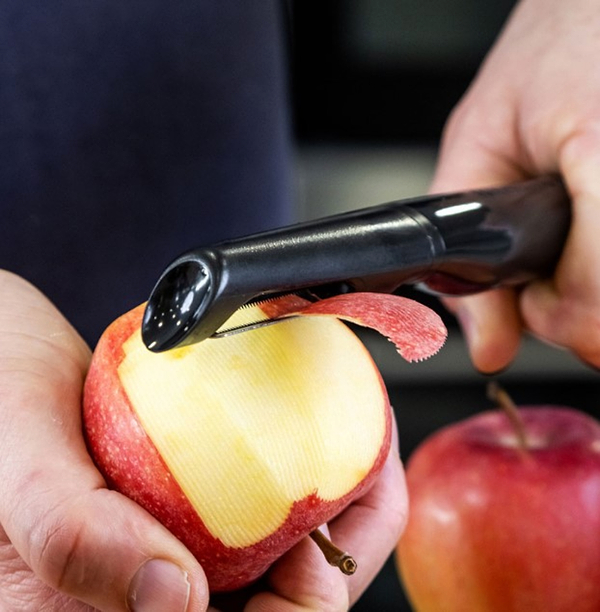 Фото - Овощечистка KitchenAid Classic 22 см черный (KCG112OHOBE)