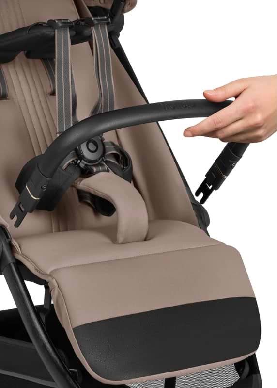 Фото - Коляска прогулочная Lionelo Bess Beige Sand