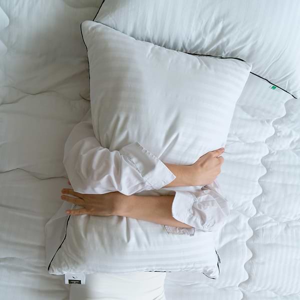 Фото - Подушка стандартная MirSon 1170 Royal Pearl Hand Made EcoSilk 40х60 см (2200001514980)