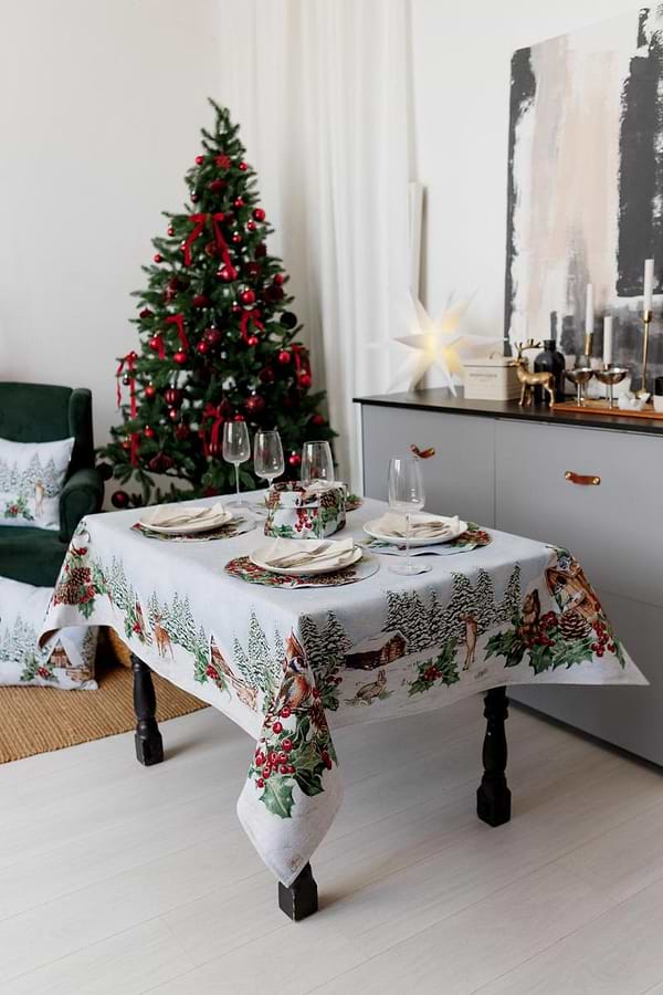 Фото - Скатертина прямокутна Прованс Новорічна гобеленова Squirrel 135х140 см (041753)