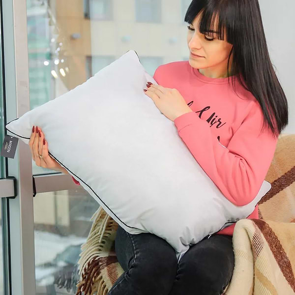 Фото - Подушка стандартна MirSon №1521 Royal Light EcoSilk 50х70 см (2200005063927)