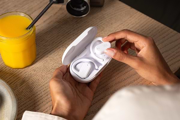 Фото - Наушники вкладыши беспроводные TWS JBL Soundgear Sense White (JBLSNDGEARSNSWHT)