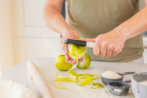 Фото - Овощечистка KitchenAid Classic 20 см белый (KHA112OHPNG)