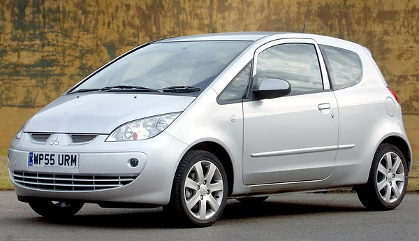 Фото - Килимки з екошкіри в салон авто EVAtech для Colt 3-doors AT Mitsubishi 2004-2012 6 покоління Htb EU (MT33808C7AV1BBB)