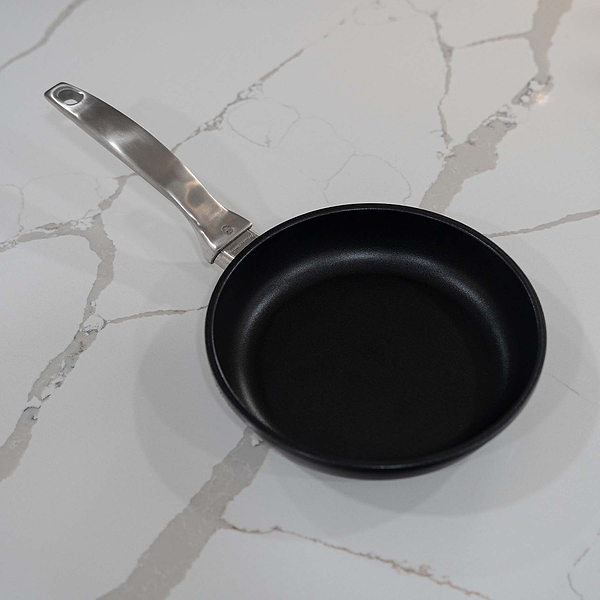 Фото - Сковорода универсальная Swiss Diamond CXD Induction 20 см (CXD6420i)