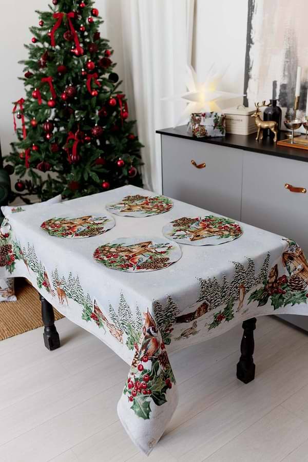 Фото - Скатертина прямокутна Прованс Новорічна гобеленова Squirrel 135х140 см (041753)