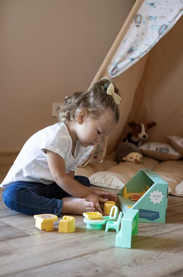 Фото - Меблі і будиночки для ляльки ELFIKI вітальня 8 ел. (39789)