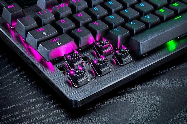 Фото - Клавиатура проводная игровая Razer Huntsman V3 PRO TKL (RZ03-04980100-R3M1)