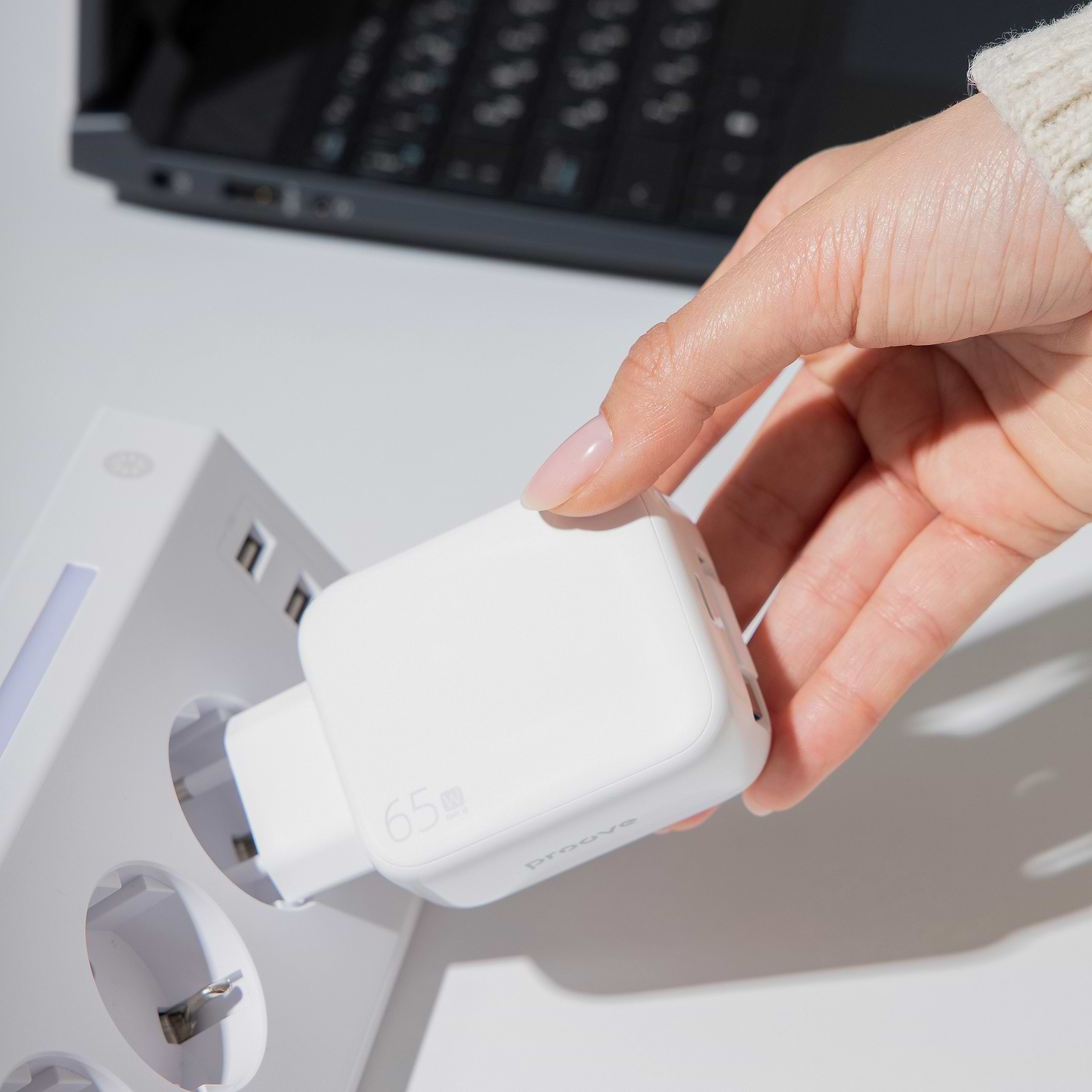 Сетевое зарядное устройство Proove Fixtape GaN Type-C 65W white (WCFP65010202)