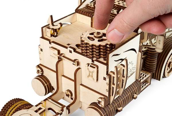 Фото - 3D пазлы Ugears Тягач VM-03 (70056)