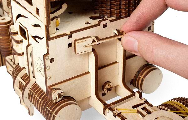 Фото - 3D пазлы Ugears Тягач VM-03 (70056)