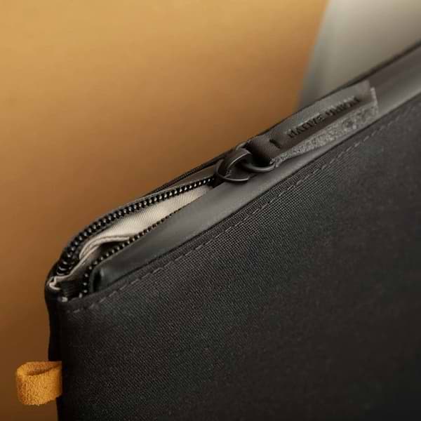 Фото - Уценка - Чехол для ноутбука Native Union W.F.A Stow Lite 16" Sleeve Case Black for MacBook Pro 16" (STOW-LT-MBS-BLK-16)