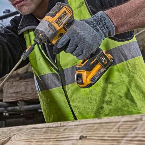 Фото - Шуруповерт DeWALT DCF887N
