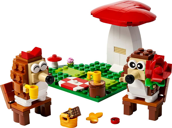 Фото - Конструктор LEGO Iconic Романтический пикник ежиков (40711)
