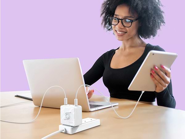 Фото - Сетевое зарядное устройство Avermedia GC313 CORE GO 100Вт 2хUSB-С, 1хUSB-A, 1xHDMI White (40AAGC313AWP)