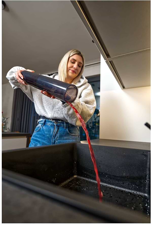 Фото - Пилосос ручний миючий Sencor SVW 8822