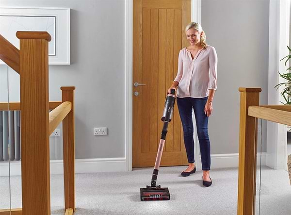 Фото - Пылесос ручной для дома Shark Stratos Anti Hair Wrap Plus (IZ400EU)