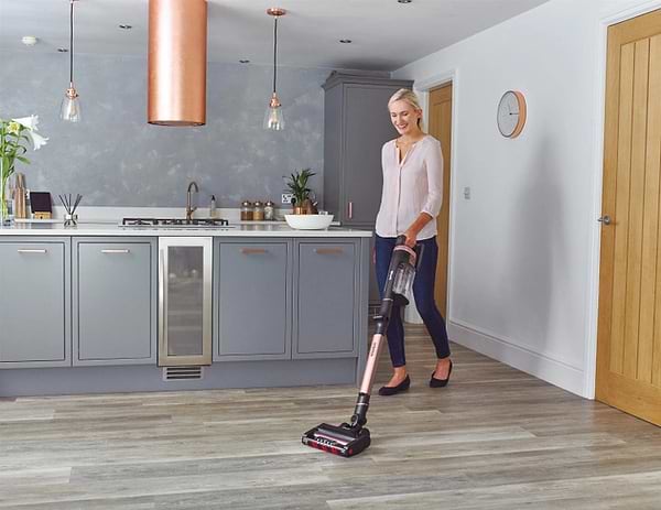 Фото - Пылесос ручной для дома Shark Stratos Anti Hair Wrap Plus (IZ400EU)