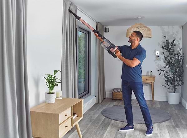 Фото - Пылесос ручной для дома Shark Stratos Anti Hair Wrap Plus (IZ400EU)