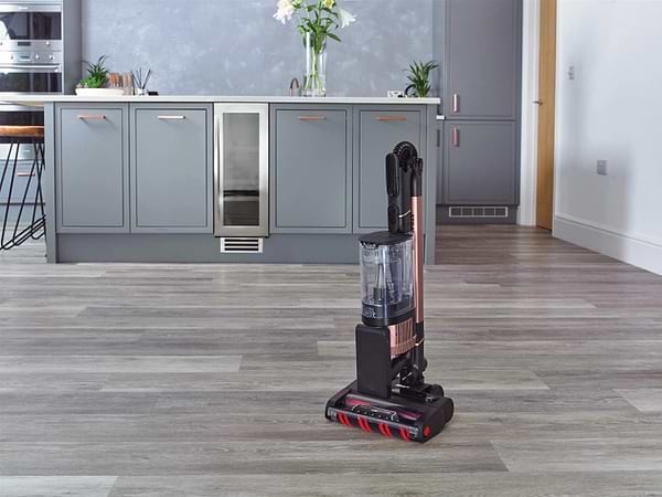 Фото - Пылесос ручной для дома Shark Stratos Anti Hair Wrap Plus (IZ400EU)