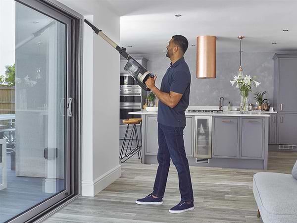 Фото - Пылесос ручной для дома Shark Stratos Anti Hair Wrap Plus Pet Pro (IZ400EUT)