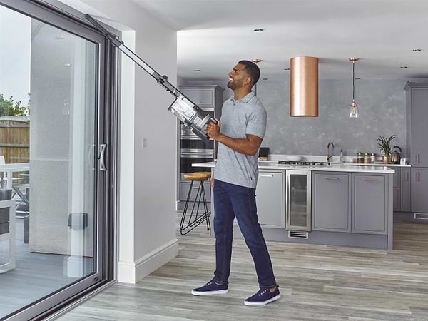 Фото - Пилосос ручний для дому Shark Stratos Anti Hair Wrap Plus Pet Pro (IZ420EUT)