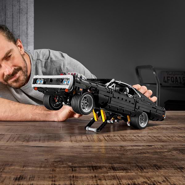 Фото - Конструктор LEGO Technic Dodge Charger Домініка Торетто (42111)
