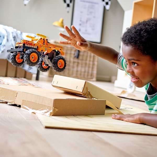 Фото - Конструктор LEGO Technic Monster Jam™ El Toro Loco™ (42135)